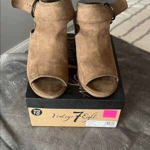 Women's Brown Peep Toe Sandals